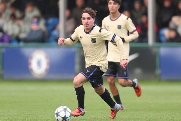 Pedro Rodríguez, milieu de terrain du Barça Atlètic, lors de la signature de son nouveau contrat.