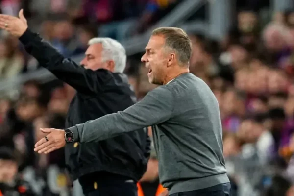 Hansi Flick, entraîneur du Barça, lors du Clásico face au Real Madrid.