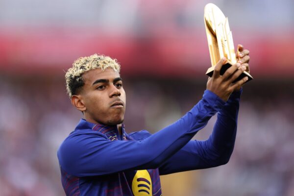 Lamine Yamal, attaquant du Barça et lauréat du Trophée Kopa 2026.