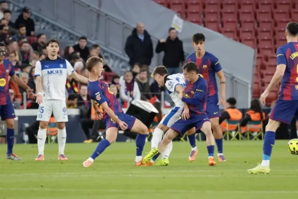 Les joueurs du Barça sur la pelouse lors d'une rencontre face au Deportivo Alavés.