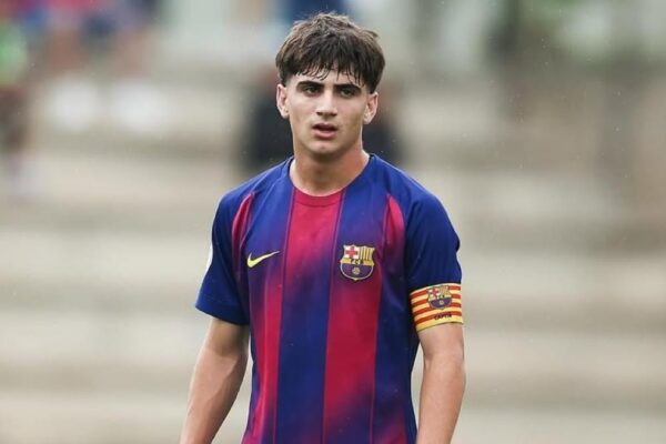 Jules Koundé, défenseur du Barça blessé à la cheville gauche.
