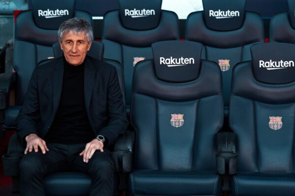 Quique Setién sur le banc du Barça lors de son passage comme entraîneur.