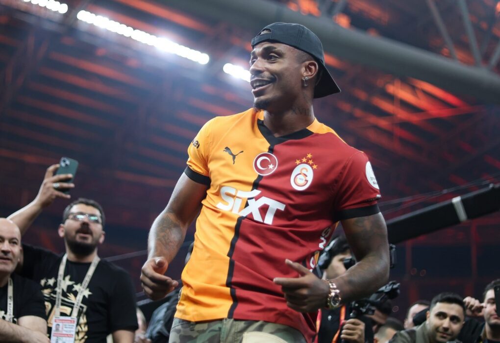 Mario Lemina et Lamine Yamal lors du match entre Galatasaray et le Barça.