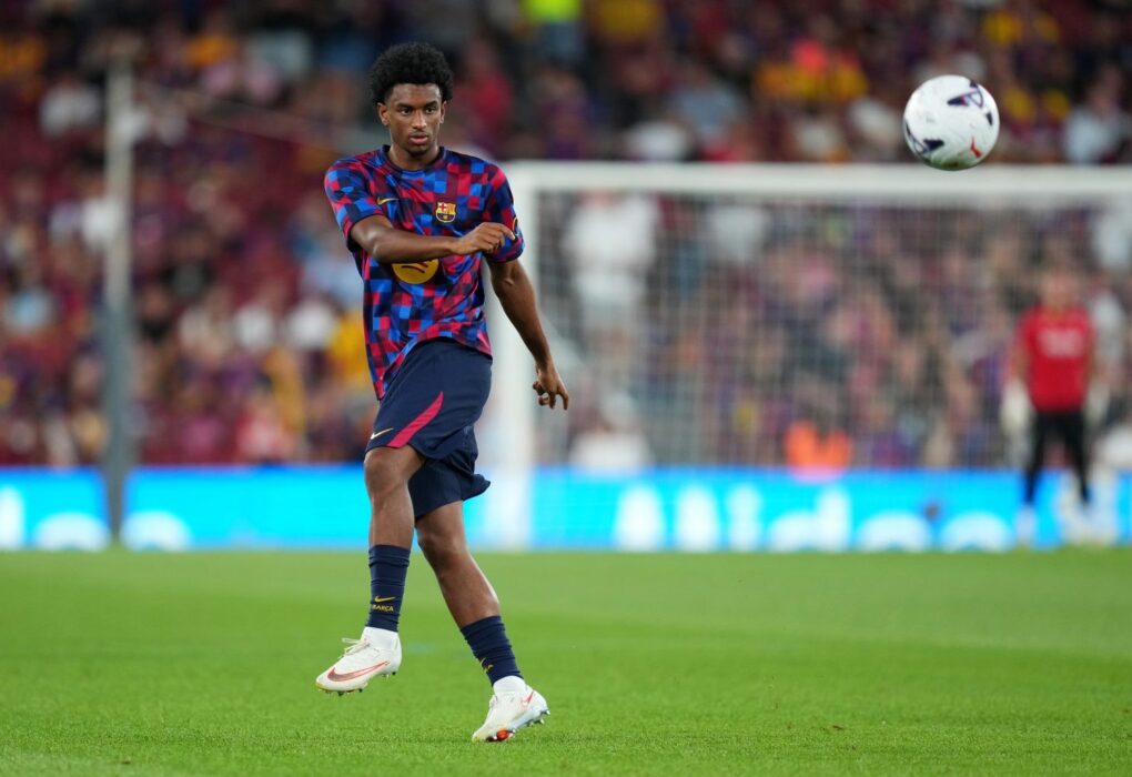 Alejandro Balde sous le maillot du Barça.