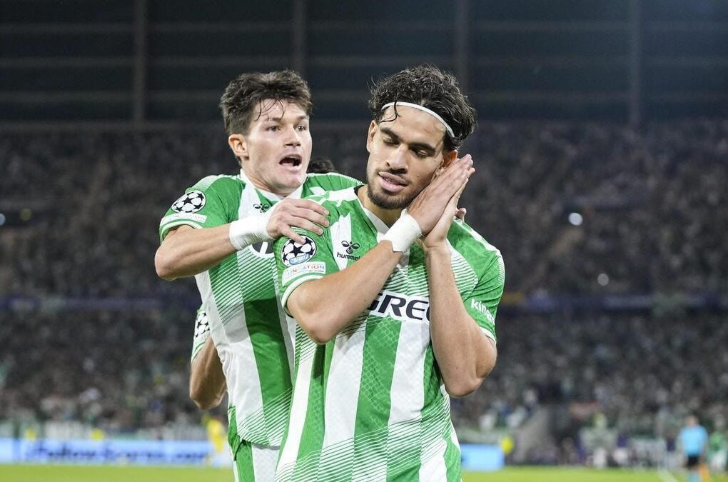 Abde Ezzalzouli sous le maillot du Real Betis avant le match contre le Barça.