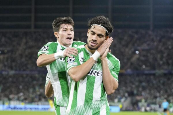 Abde Ezzalzouli sous le maillot du Real Betis avant le match contre le Barça.