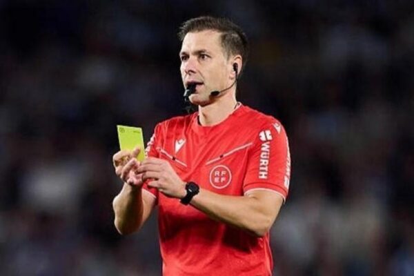 Adrián Cordero Vega, arbitre désigné pour la rencontre entre le Barça et Alavés.