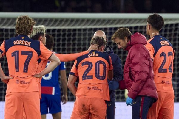 Dani Olmo sous le maillot du FC Barcelone.