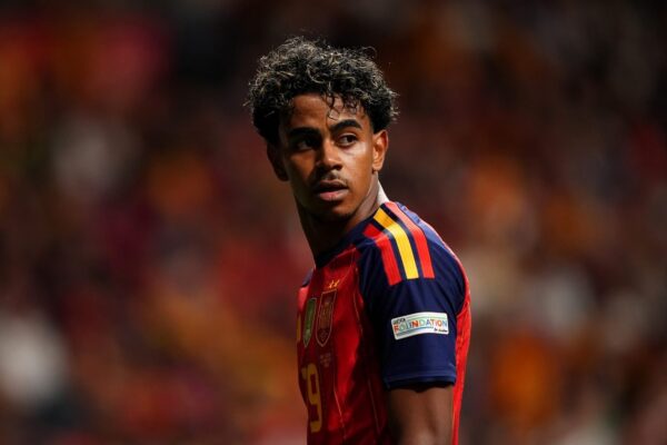 Lamine Yamal, attaquant du Barça, partage la première place du classement des valeurs de Transfermarkt avec Erling Haaland.