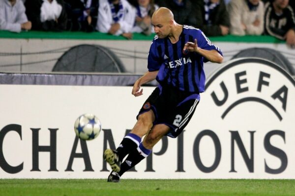Nicolò Tresoldi, attaquant du Club Brugge, sur un terrain de football.