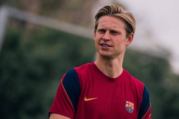 Frenkie de Jong lors d’un entraînement collectif du FC Barcelone.