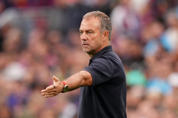 Hansi Flick lors d'une séance d'entraînement du Barça.