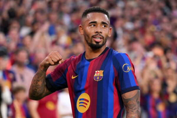 Gabriel Jesus sous le maillot du Barça avant le match contre le Real Madrid.