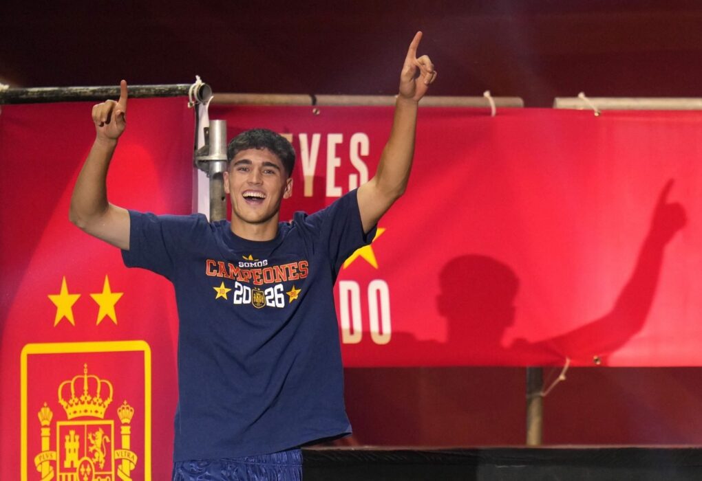 Pau Cubarsí sous le maillot du Barça.