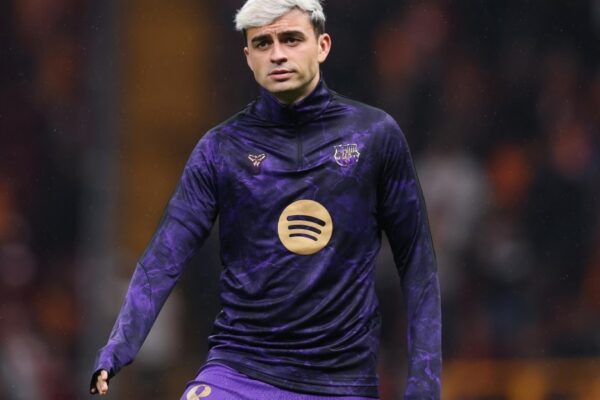 Les joueurs du Barça réunis sur le terrain avant une rencontre de Ligue des Champions.
