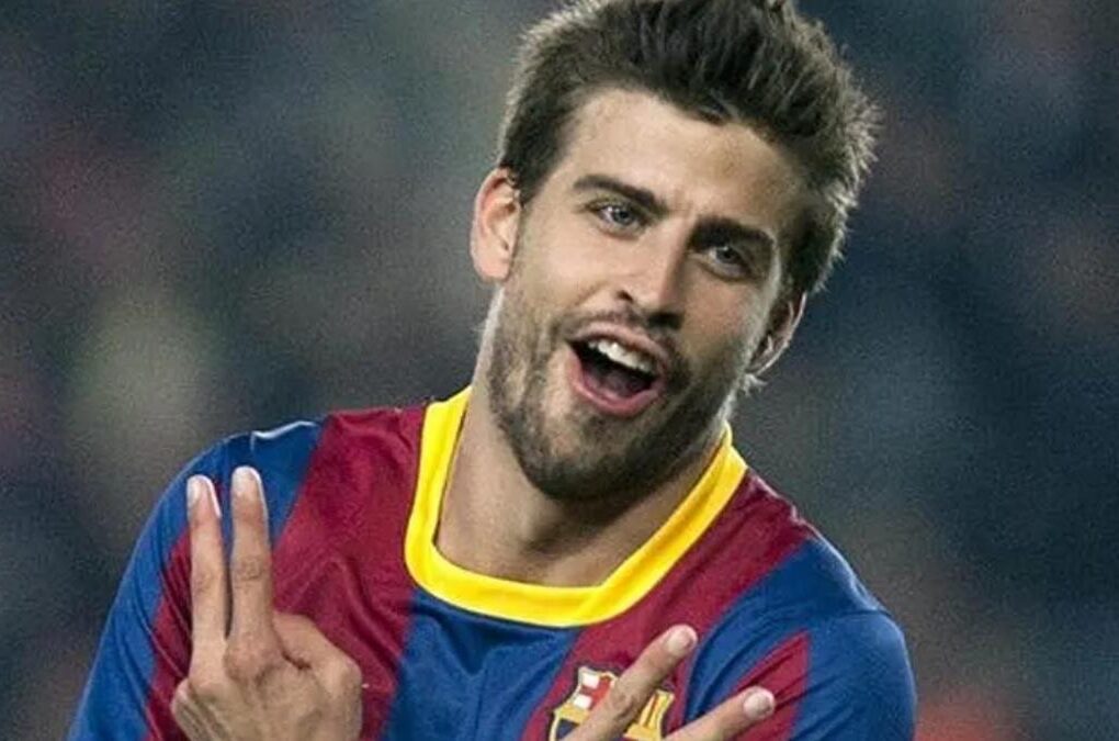 Gerard Piqué sous le maillot du Barça lors d’un Clásico face au Real Madrid.