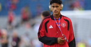 JJ Gabriel, jeune joueur de Manchester United au cœur des rumeurs de transfert vers le Barça.
