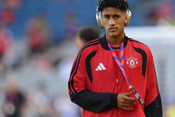 JJ Gabriel, jeune joueur de Manchester United au cœur des rumeurs de transfert vers le Barça.