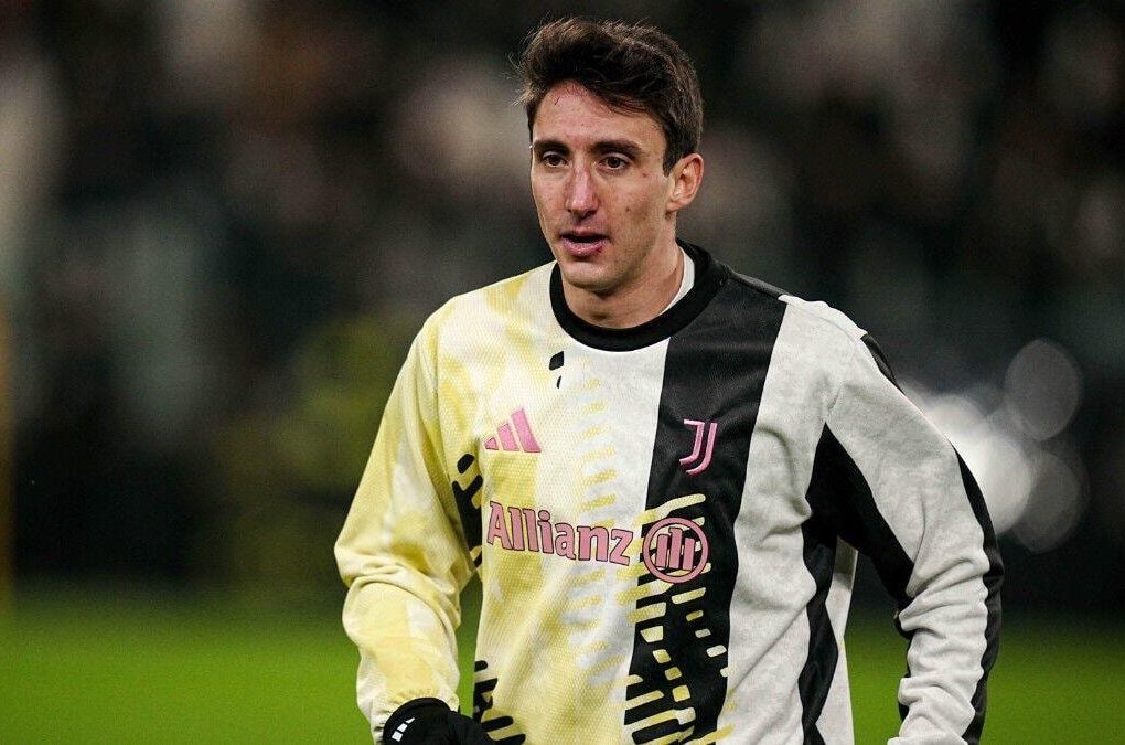 Andrea Cambiaso, latéral de la Juventus évoqué parmi les pistes du Barça.