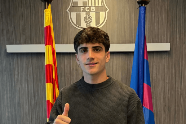 Hansi Flick et les joueurs du Barça à l’entraînement avant le match contre le Deportivo Alavés.