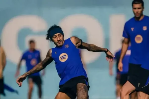 Hansi Flick évoque la disponibilité de Raphinha et Frenkie de Jong avant le match du Barça contre le Betis.