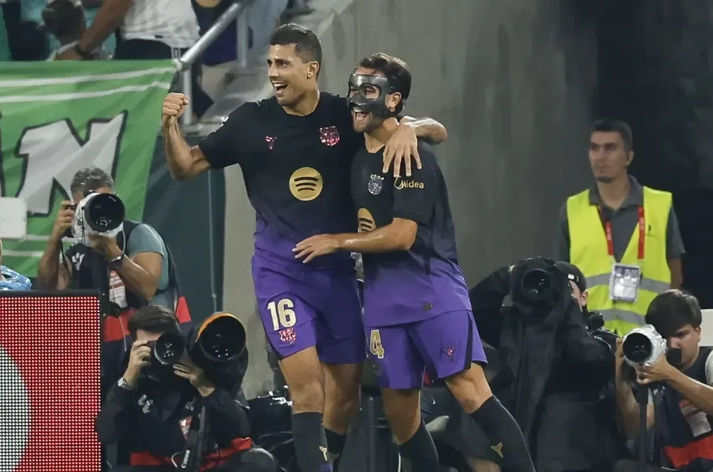 Les joueurs du Barça réunis pour célébrer un but.