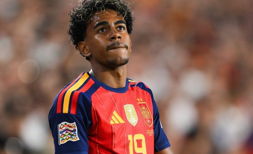 Lamine Yamal sous le maillot de l'Espagne.