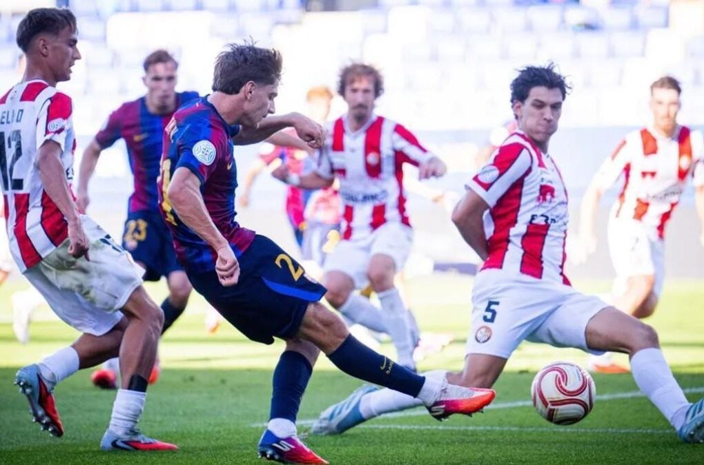 Les jeunes défenseurs de La Masia susceptibles de renforcer les options défensives du Barça.