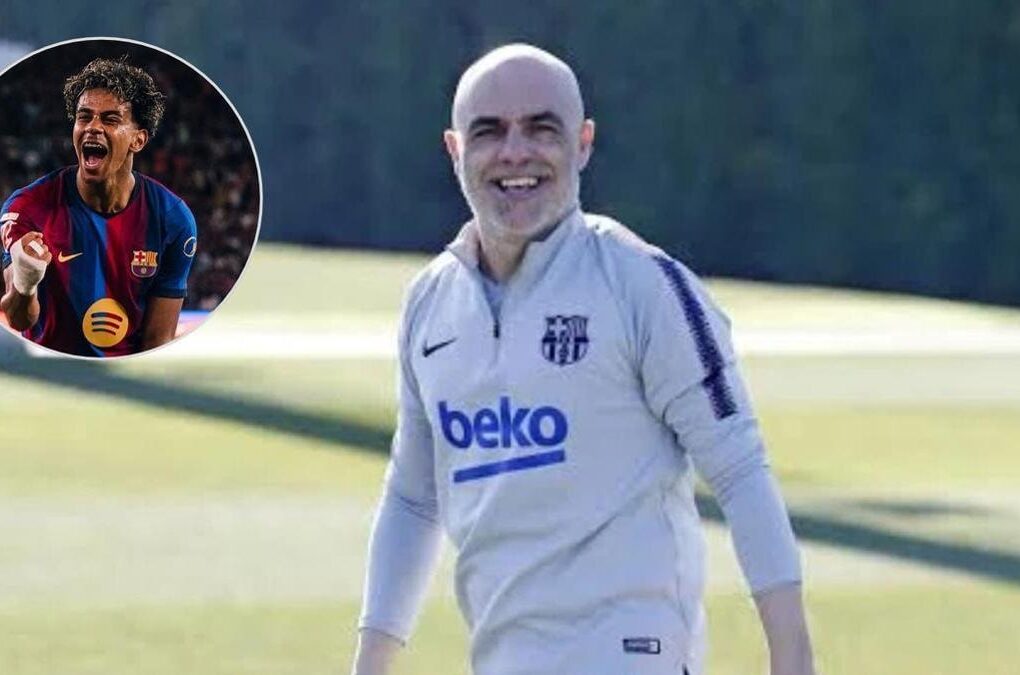 Lamine Yamal sur un terrain de football avec le maillot du Barça.